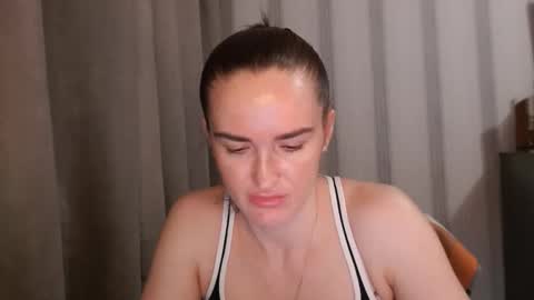 Snapshot of pineapple__mood chatting on November 2025 11:21:02 AM online show from November 2025 11:21:02 AM