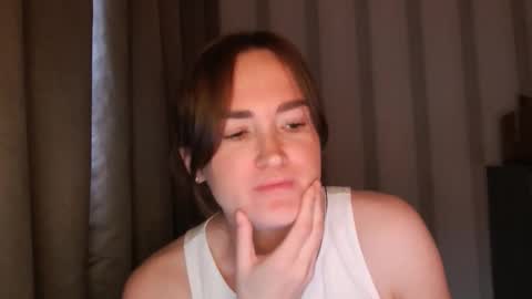 Snapshot of pineapple__mood chatting on November 2025 06:35:01 AM online show from November 2025 06:35:01 AM