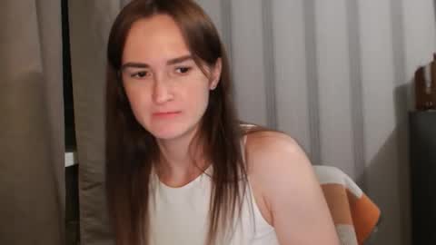 Snapshot of pineapple__mood chatting on November 2025 06:31:02 PM online show from November 2025 06:31:02 PM