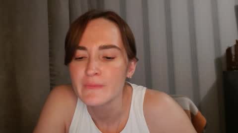 Snapshot of pineapple__mood chatting on November 2025 05:37:02 PM online show from November 2025 05:37:02 PM