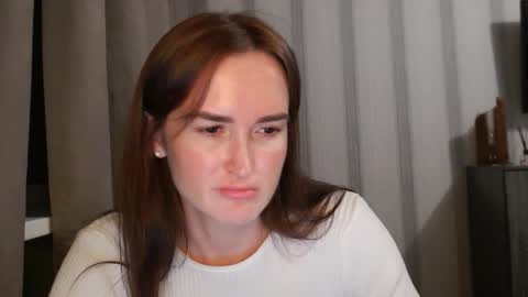 Snapshot of pineapple__mood chatting on December 2025 05:42:02 PM online show from December 2025 05:42:02 PM