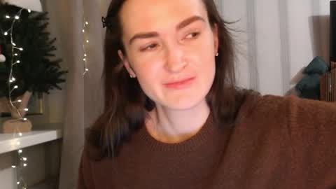 Snapshot of pineapple__mood chatting on January 2026 07:08:02 PM online show from January 2026 07:08:02 PM