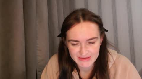 Snapshot of pineapple__mood chatting on February 2026 06:46:01 PM online show from February 2026 06:46:01 PM