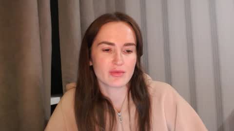 Snapshot of pineapple__mood chatting on February 2026 06:14:01 PM online show from February 2026 06:14:01 PM