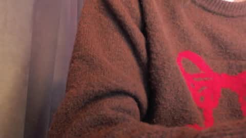 Snapshot of pineapple__mood chatting on February 2026 07:02:01 AM online show from February 2026 07:02:01 AM