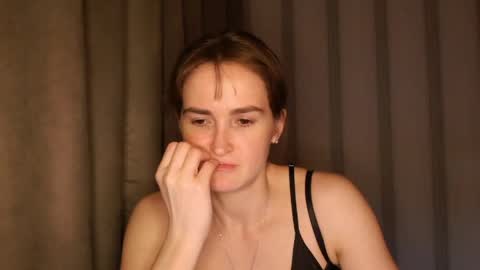 Snapshot of pineapple__mood chatting on April 2026 07:20:01 PM online show from April 2026 07:20:01 PM