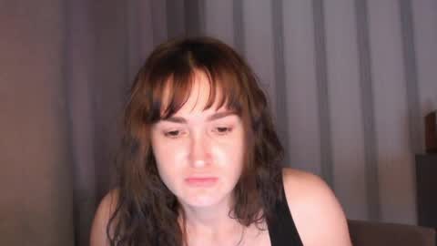 Snapshot of pineapple__mood chatting on May 2026 06:00:02 AM online show from May 2026 06:00:02 AM