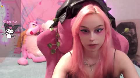 Snapshot of pineapple_dope chatting on February 2025 09:14:01 PM Nancy online show from February 2025 09:14:01 PM