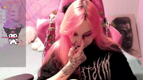 Snapshot of pineapple_dope chatting on March 2025 12:58:02 AM Nancy online show from March 2025 12:58:02 AM