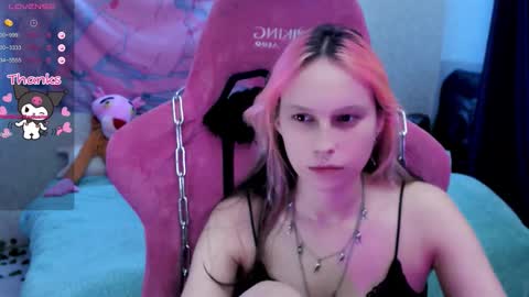 Snapshot of pineapple_dope chatting on September 2025 11:37:02 PM Nancy online show from September 2025 11:37:02 PM