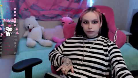 Snapshot of pineapple_dope chatting on September 2025 09:16:02 PM Nancy online show from September 2025 09:16:02 PM