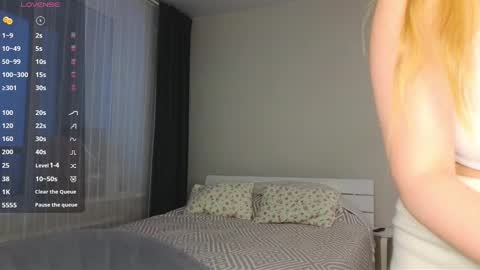 Snapshot of pink_rosee_ chatting on December 2024 02:30:02 AM online show from December 2024 02:30:02 AM