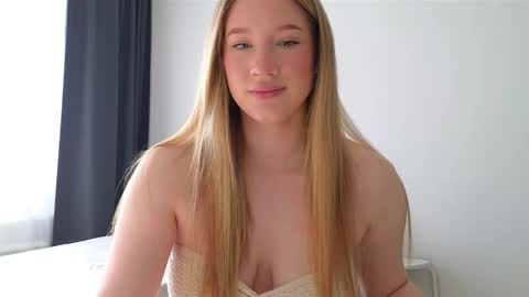 Snapshot of pink_rosee_ chatting on September 2025 03:21:01 AM online show from September 2025 03:21:01 AM