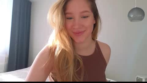 Snapshot of pink_rosee_ chatting on October 2025 03:05:02 AM online show from October 2025 03:05:02 AM