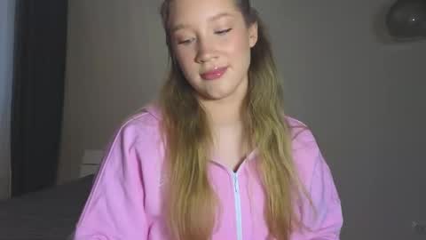 Snapshot of pink_rosee_ chatting on December 2025 03:01:01 AM online show from December 2025 03:01:01 AM