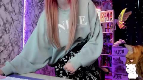 Snapshot of pink_ss chatting on February 2026 10:44:02 AM Saly online show from February 2026 10:44:02 AM