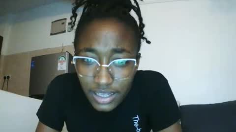 Snapshot of pinkaura_ chatting on February 2026 06:55:02 PM PinkyAura online show from February 2026 06:55:02 PM