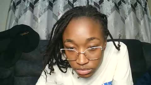 Snapshot of pinkaura_ chatting on February 2026 09:26:01 PM PinkyAura online show from February 2026 09:26:01 PM