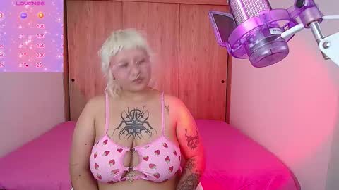 Snapshot of pinkbaddie777 chatting on November 2025 03:06:02 AM . online show from November 2025 03:06:02 AM