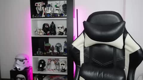 Snapshot of pinkcatlive chatting on February 2026 03:43:01 PM Emily online show from February 2026 03:43:01 PM