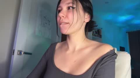 pinkdollylovv online show from October 2025 10:14:02 PM