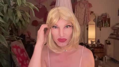 Snapshot of pinkfag chatting on February 2026 01:49:01 PM pinkfag online show from February 2026 01:49:01 PM