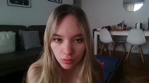 Pinkilola online show from December 2024 03:15:02 PM