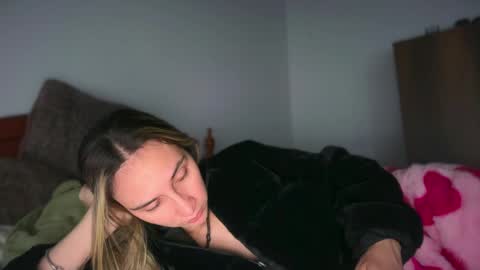Pinkilola online show from May 2026 02:56:02 PM