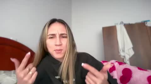 Pinkilola online show from June 2026 07:05:01 PM