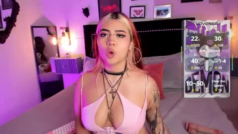 Snapshot of pinkk_demon chatting on May 2026 04:04:02 PM PINKK online show from May 2026 04:04:02 PM