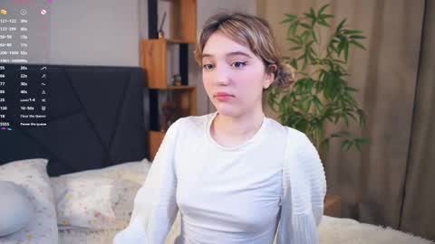 Snapshot of pinkncrazy chatting on February 2025 03:02:01 AM HERES ALICE WELCOME EVERYONE LOVENSE DOMI REACT TO YOUR TIPS LETS MAKE A GREAT SHOW TOGETHER online show from February 2025 03:02:01 AM