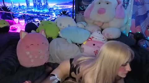 Snapshot of pinkocean3 chatting on September 2025 07:50:01 PM Gwenie online show from September 2025 07:50:01 PM