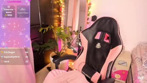 Snapshot of pinkpantherr_ chatting on February 2025 04:56:02 AM Sarah .. online show from February 2025 04:56:02 AM