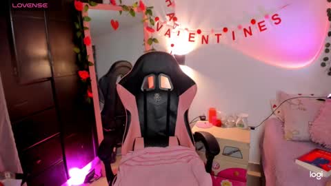 Snapshot of pinkpantherr_ chatting on February 2025 05:19:02 AM Sarah .. online show from February 2025 05:19:02 AM