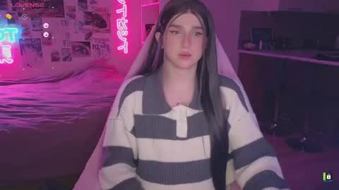 Snapshot of pinkvenom_ chatting on April 2026 04:37:01 PM pinkvenom_ online show from April 2026 04:37:01 PM