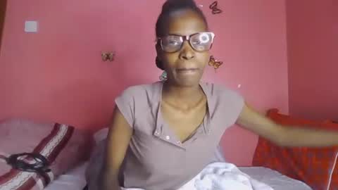 pinky_cockoo online show from May 2026 03:12:01 AM