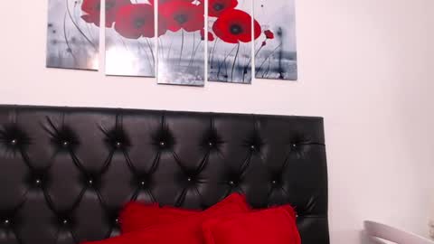 Snapshot of pinky_f00x chatting on October 2025 01:25:01 AM pinky_f00x online show from October 2025 01:25:01 AM