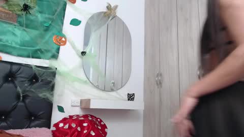 Snapshot of pinky_f00x chatting on October 2025 01:48:02 AM pinky_f00x online show from October 2025 01:48:02 AM