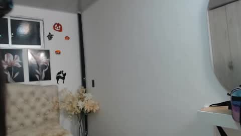 Snapshot of pinky_f00x chatting on October 2025 11:51:02 PM pinky_f00x online show from October 2025 11:51:02 PM