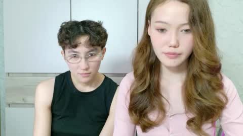 Li long hair and Ru short hair online show from May 2026 02:43:01 PM