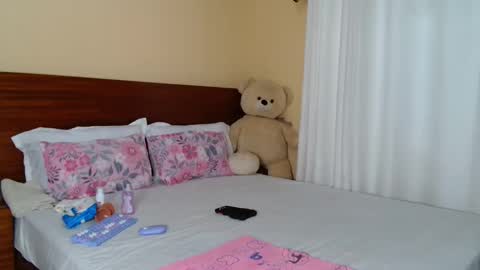 Snapshot of pinkysmiles chatting on June 2026 05:05:02 AM Pinky online show from June 2026 05:05:02 AM