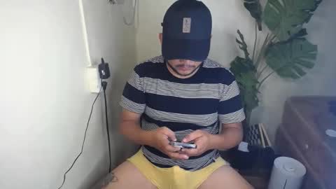 Snapshot of pinoy041087 chatting on November 2025 06:35:01 AM pinoy041087 online show from November 2025 06:35:01 AM