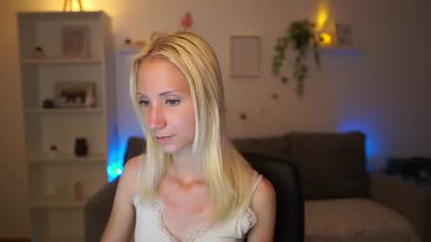 Piper Perri online show from July 2026 06:45:01 PM