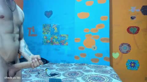 Snapshot of pipeshowtime chatting on June 2026 06:31:01 PM VALENTINA y PIPE online show from June 2026 06:31:01 PM