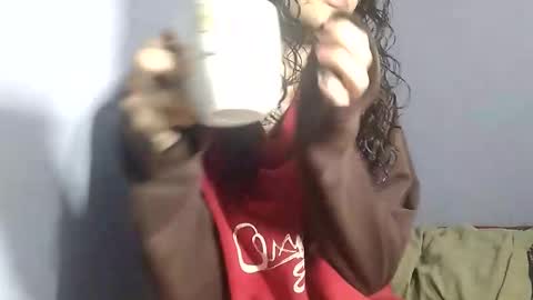 Snapshot of piscis_dreams chatting on March 2025 11:32:01 AM PiscisDreams online show from March 2025 11:32:01 AM