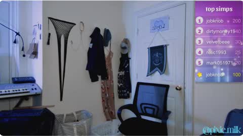 Snapshot of pixie_milk chatting on February 2025 05:09:01 AM jae online show from February 2025 05:09:01 AM