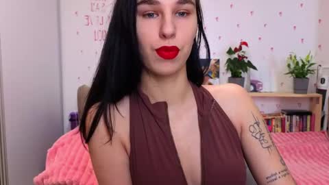 Snapshot of pixie_molly chatting on May 2026 04:51:02 AM Molly online show from May 2026 04:51:02 AM