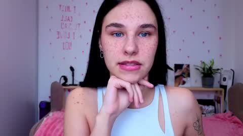Snapshot of pixie_molly chatting on May 2026 06:07:01 AM Molly online show from May 2026 06:07:01 AM