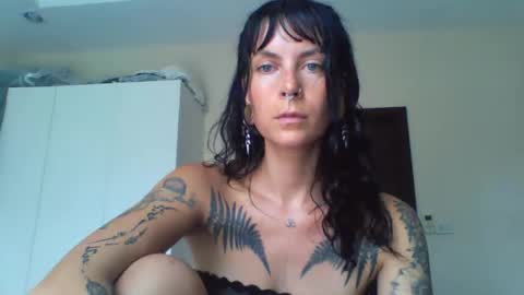 pixiecatfairy online show from March 2026 06:10:01 AM