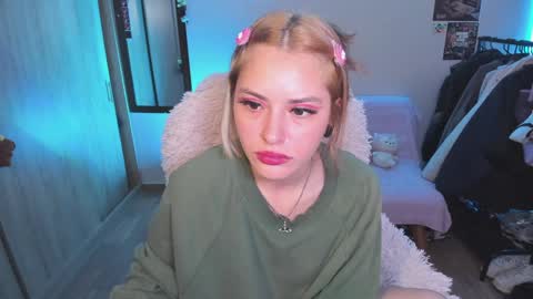 pixie online show from December 2024 01:04:02 AM